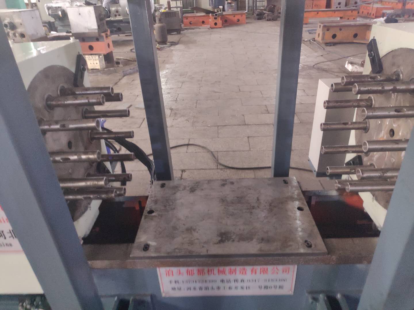 閥門多（duō）孔鑽攻絲機床