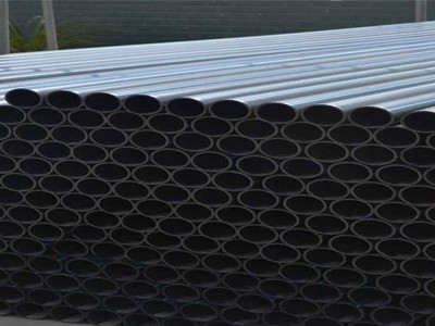 河南香蕉影视建（jiàn）材告訴你PE給水管冬季施工應注意那些事項