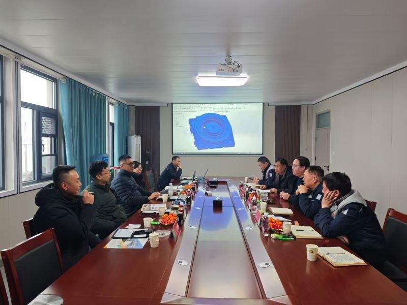 國內（nèi）高端數控五軸機床企業-科德數控蒞臨嫩草影院考察交流